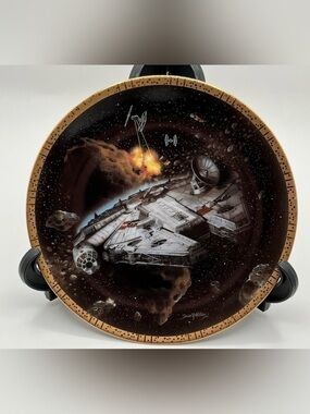 The Hamilton Collection-The Millennium Falcon from the Star Wars Space Vehicles